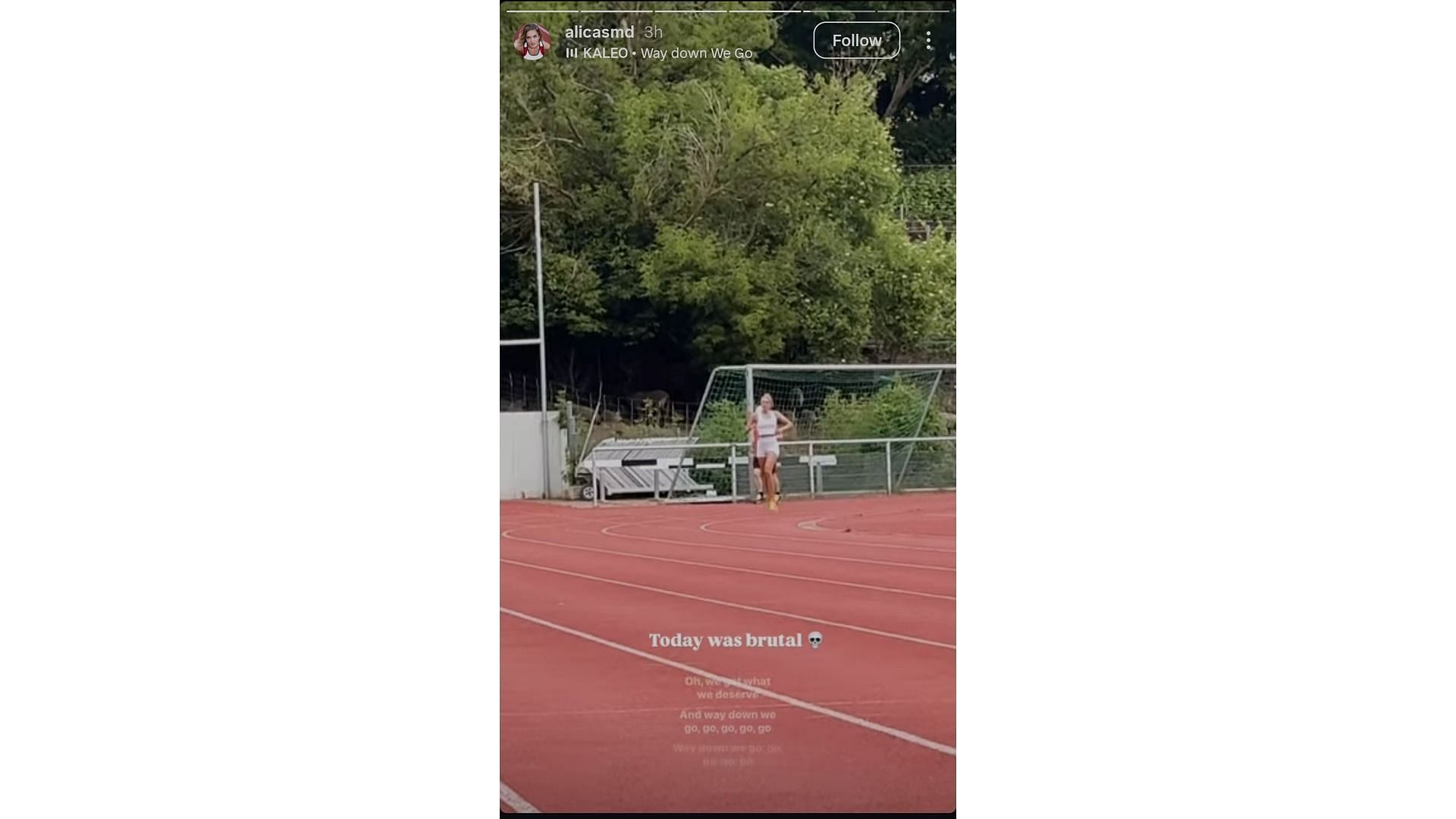 Screenshot of Schmidt's first story featuring her intense training session (Image via: Schmidt's Instagram)